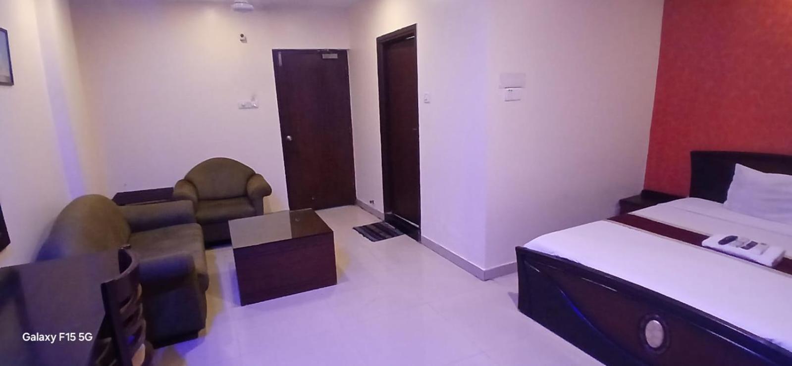 Grand Plaza Hotel - Nampally - Hyderabad Railway Station - Fish Prasadam 2025 - Free Breakfast - Deccan Railway Station - Lakdikapul Хайдарабад Экстерьер фото